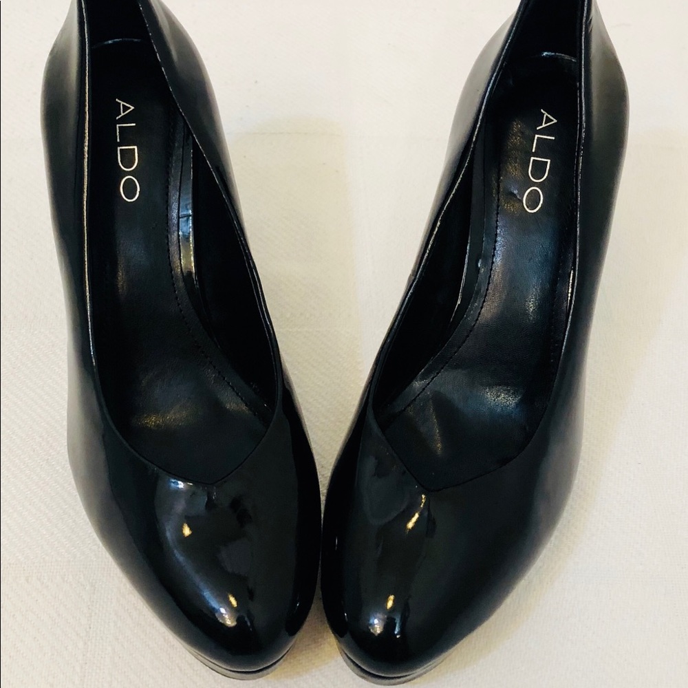 Black Aldo women’s pump/heel 4 inch heel size 8